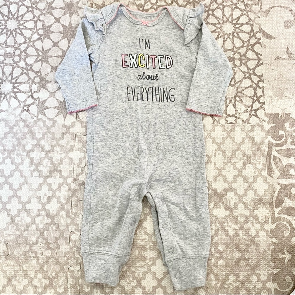 Carter’s baby girl 6mo long sleeve romper like new